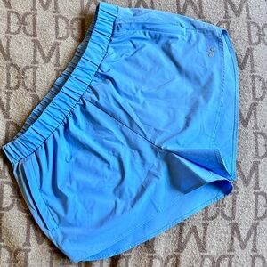 Alo Yoga Playmaker Dolphin Short in Crystal Clear Blue | Size Medium